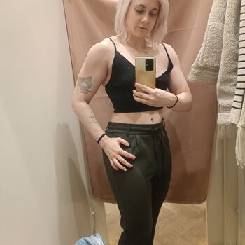 Full leaked Akikoyuzuki private onlyfans photo
