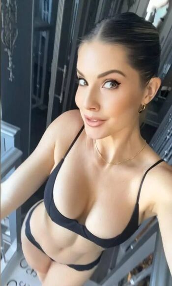 Amanda Cerny