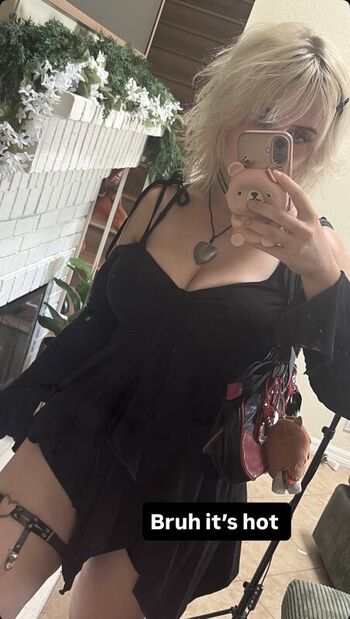 Full leaked Aretteepls private onlyfans photo