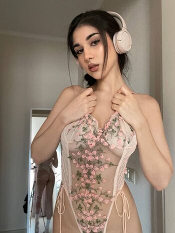 Armenian Girls