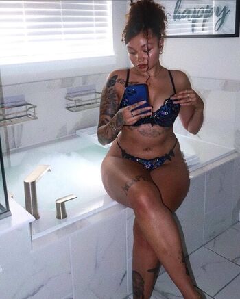 Full leaked Big cash cass private onlyfans photo