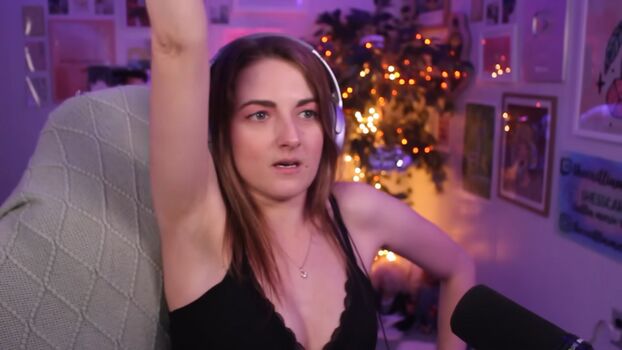 Caitlin Marie Reacts