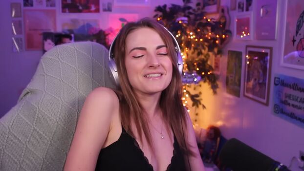 Caitlin Marie Reacts