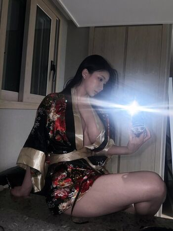 Full leaked Cehwie private onlyfans photo