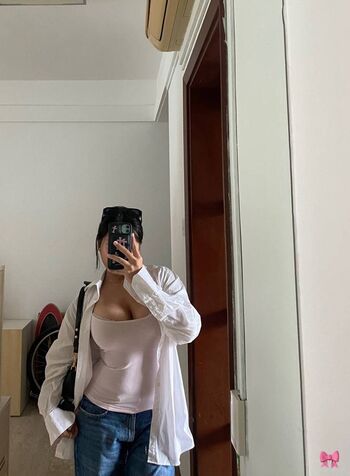 Full leaked Daphnelowkey private onlyfans photo