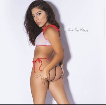 Full leaked Esmiana private onlyfans photo