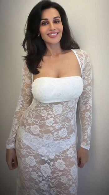 Flora Saini
