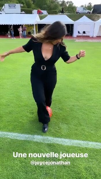 Full leaked French celebrities only singer page private onlyfans photo