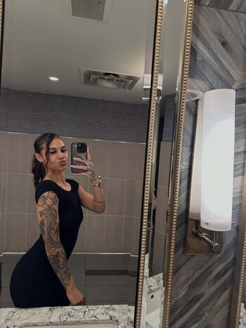 Full leaked Giavannanmoore page private onlyfans photo