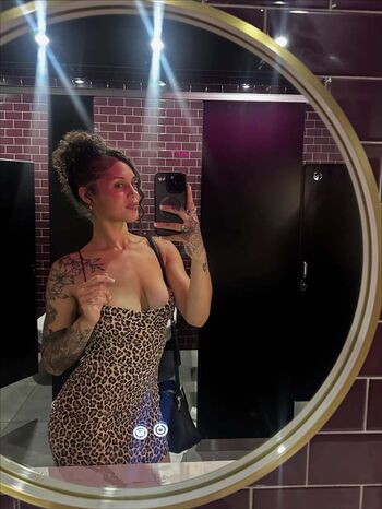 Full leaked Giavannanmoore page private onlyfans photo