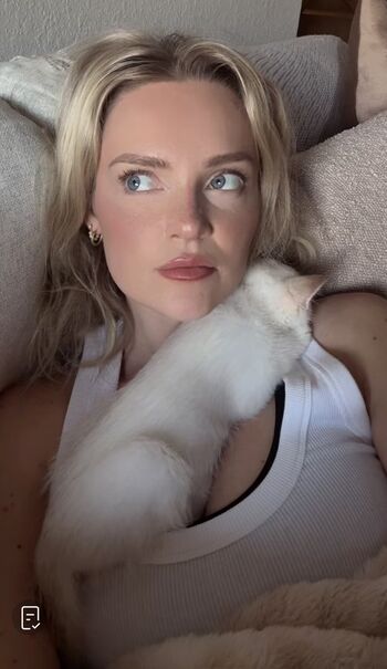 Full leaked Hailey malles page private onlyfans photo
