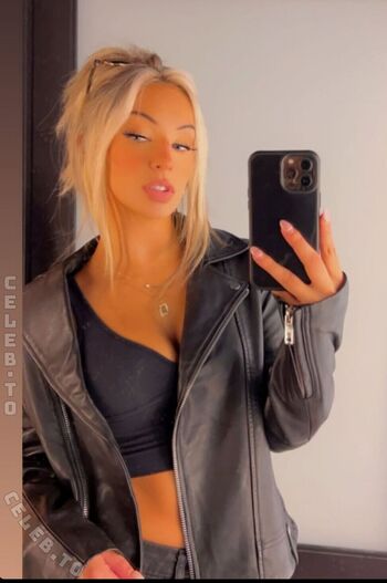 Full leaked Honeyxxo private onlyfans photo