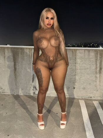 Full leaked Iluvcinnie private onlyfans photo