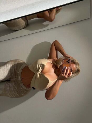 Full leaked Ivysky private onlyfans photo