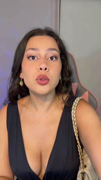 Julia Alvarenga