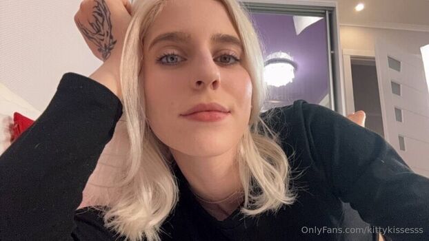 Full leaked Kittykissesss private onlyfans photo