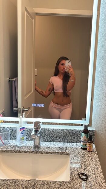 Full leaked Lily roman private onlyfans photo