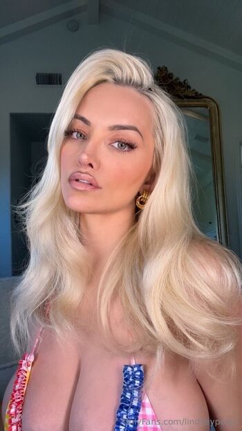 Lindsay Pelas