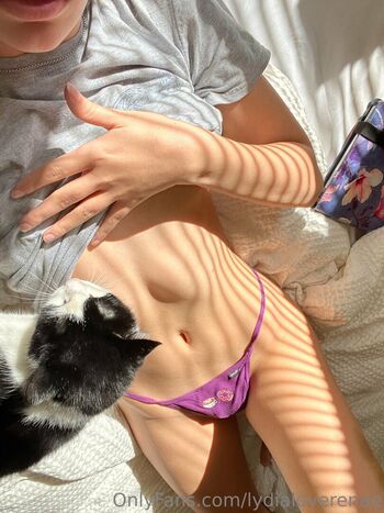 Full leaked Lydialoverenae private onlyfans photo