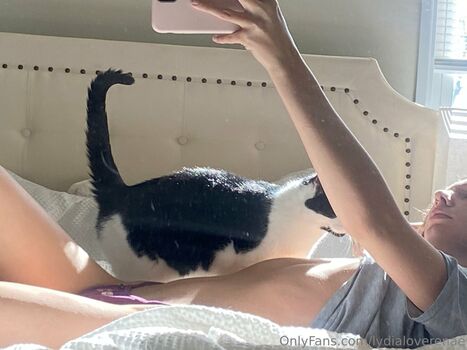 Full leaked Lydialoverenae private onlyfans photo