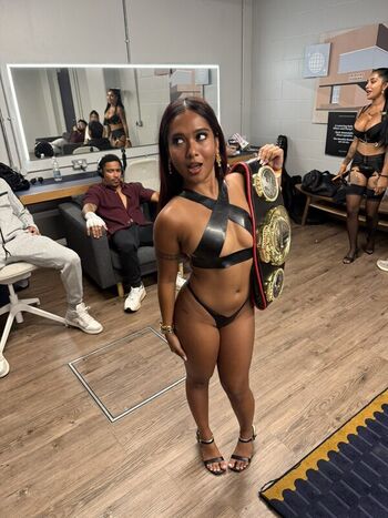Full leaked Mia z private onlyfans photo