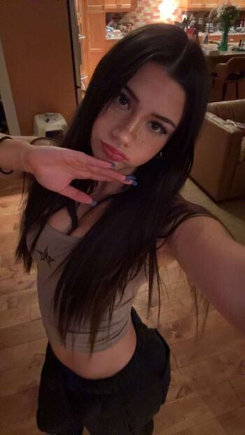 Mikayla Campinos