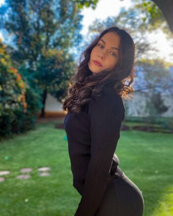 Full leaked Milan bella comley private onlyfans photo