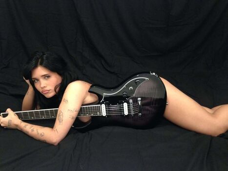 Nessa Barrett