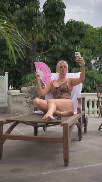 Nicole Arbour
