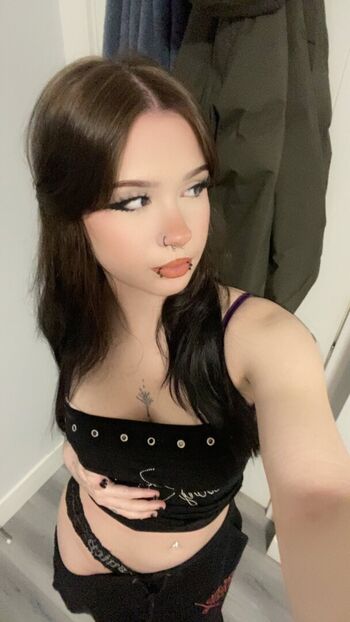 Nikkieelovee