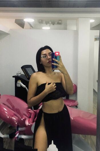 Full leaked Onlycallmelala private onlyfans photo