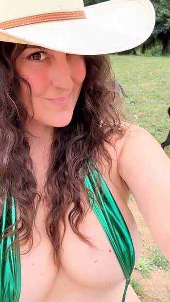 Full leaked Oregonfarmsanctuary private onlyfans photo