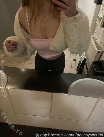 Full leaked Peachysecrets private onlyfans photo