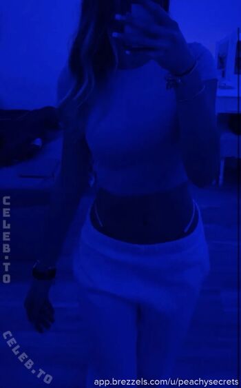 Full leaked Peachysecrets private onlyfans photo