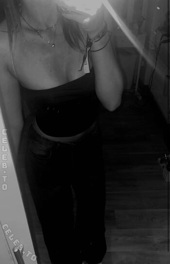 Full leaked Peachysecrets private onlyfans photo