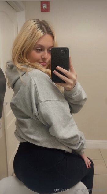 Full leaked Pearlsbabes private onlyfans photo