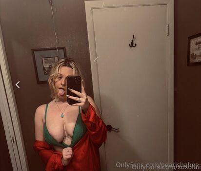 Full leaked Pearlsbabes private onlyfans photo