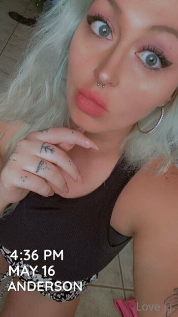 Full leaked Porcelainprincess private onlyfans photo