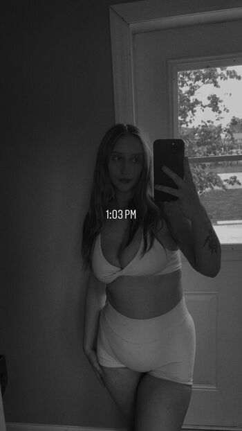 Full leaked Prettypixiek private onlyfans photo