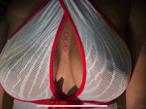 Full leaked Queen adams private onlyfans photo