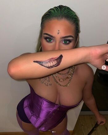 Full leaked Roxyrhoades private onlyfans photo