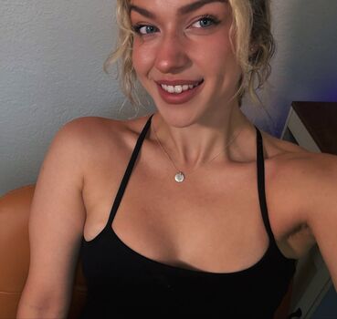 Full leaked Sophiedewy private onlyfans photo