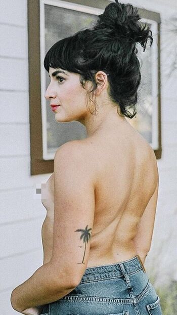Full leaked Theanniepotts private onlyfans photo