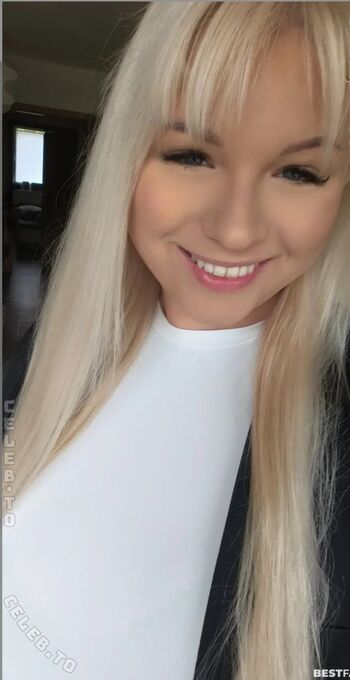 Tina Typicaltinaa