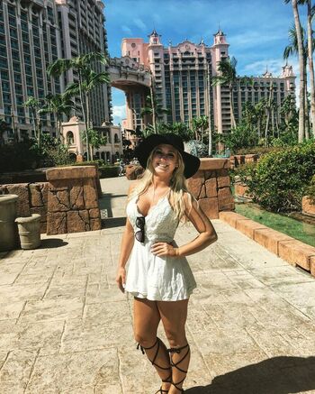 Full leaked Valeriemikos private onlyfans photo
