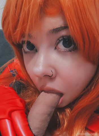 Venomous_dolly