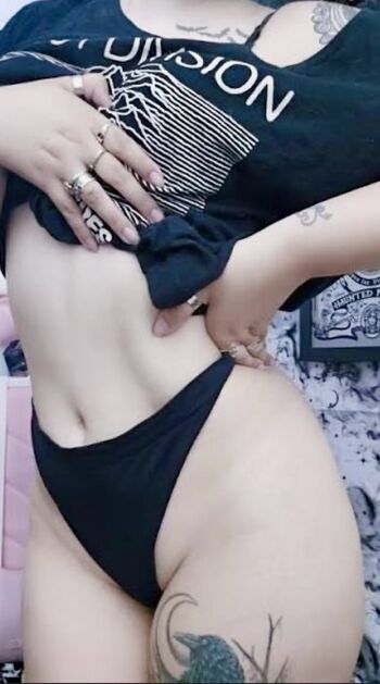 WatchGirlsPlay
