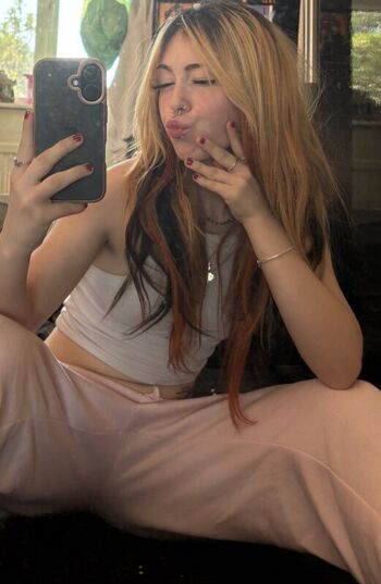 Full leaked Hanari/ private onlyfans photo