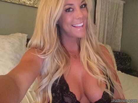 Full leaked Xogisele private onlyfans photo