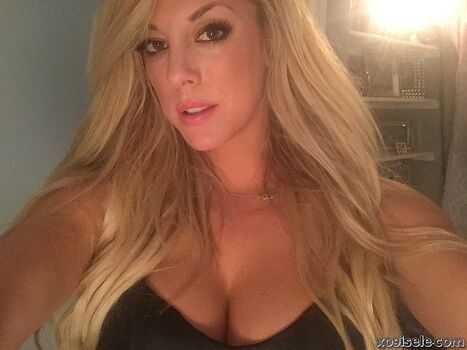 Full leaked Xogisele private onlyfans photo